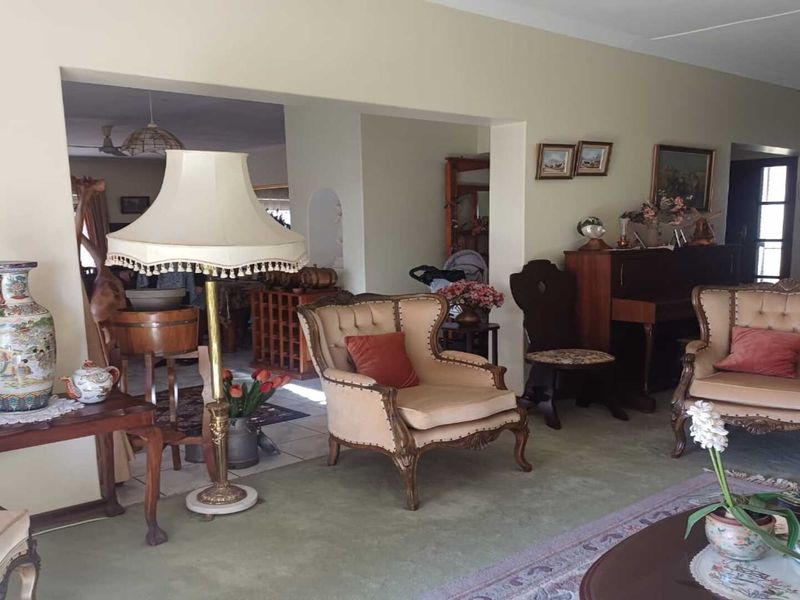 Comfort Living with Modern Convenience in Risiville - Photo 10