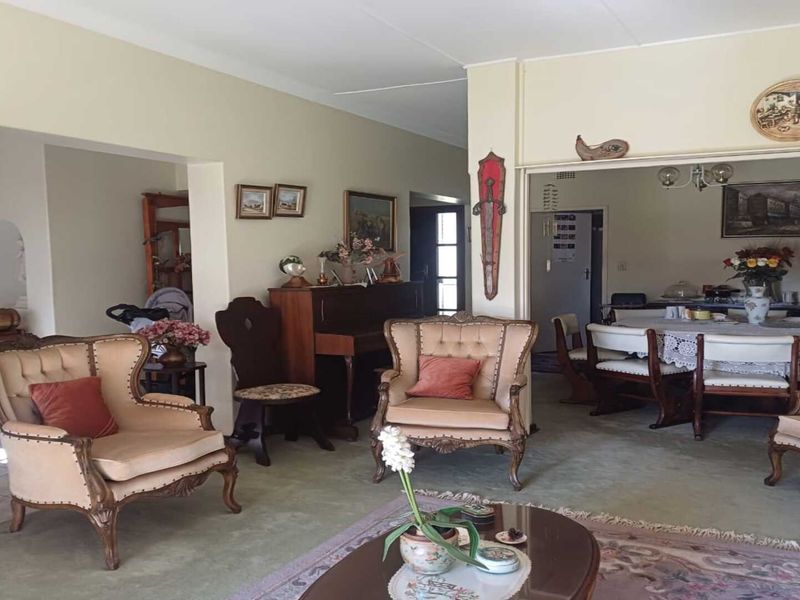 Comfort Living with Modern Convenience in Risiville - Photo 8