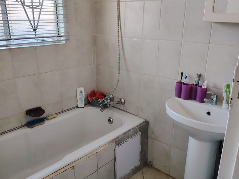 2 Bedroom house for Sale in Unitas Park EXT3 - Photo 9
