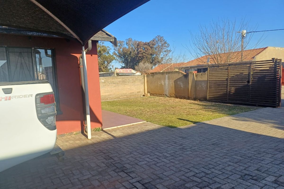 2 Bedroom house for Sale in Unitas Park EXT3 - Photo 2