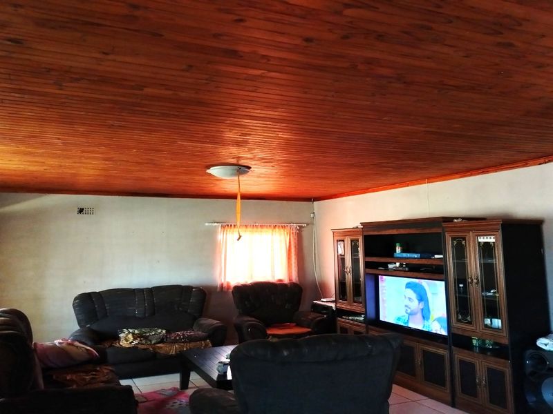 lovely 4-bedroom cw 5 - Photo 2