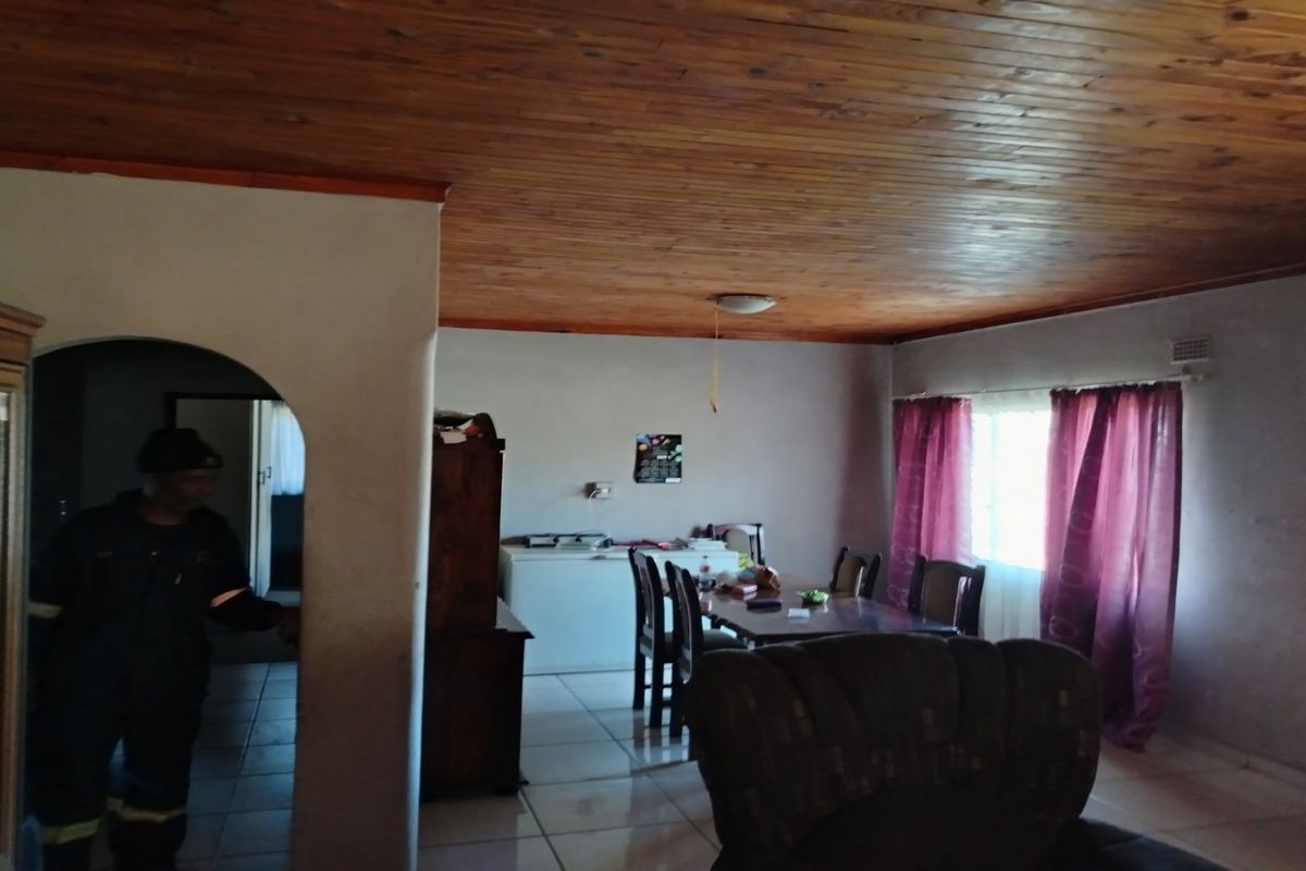 lovely 4-bedroom cw 5 - Photo 3
