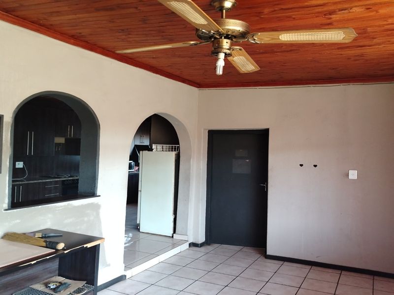 lovely 4-bedroom cw 5 - Photo 8