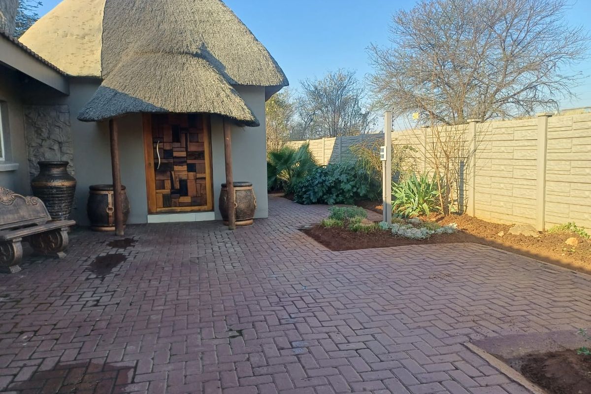4  Bedroom house for sale in Arcon  Park. - Photo 5
