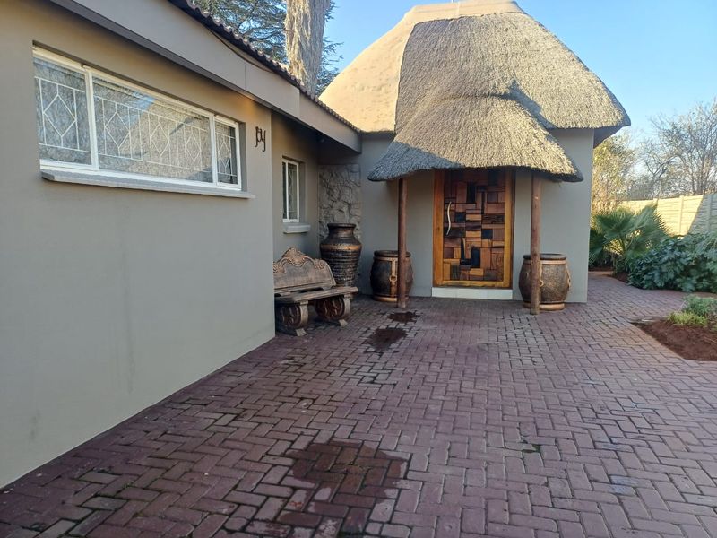 4  Bedroom house for sale in Arcon  Park. - Photo 3