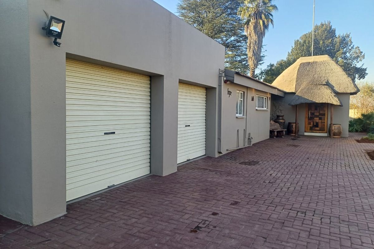 4  Bedroom house for sale in Arcon  Park. - Photo 2