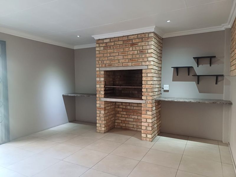 4  Bedroom house for sale in Arcon  Park. - Photo 10