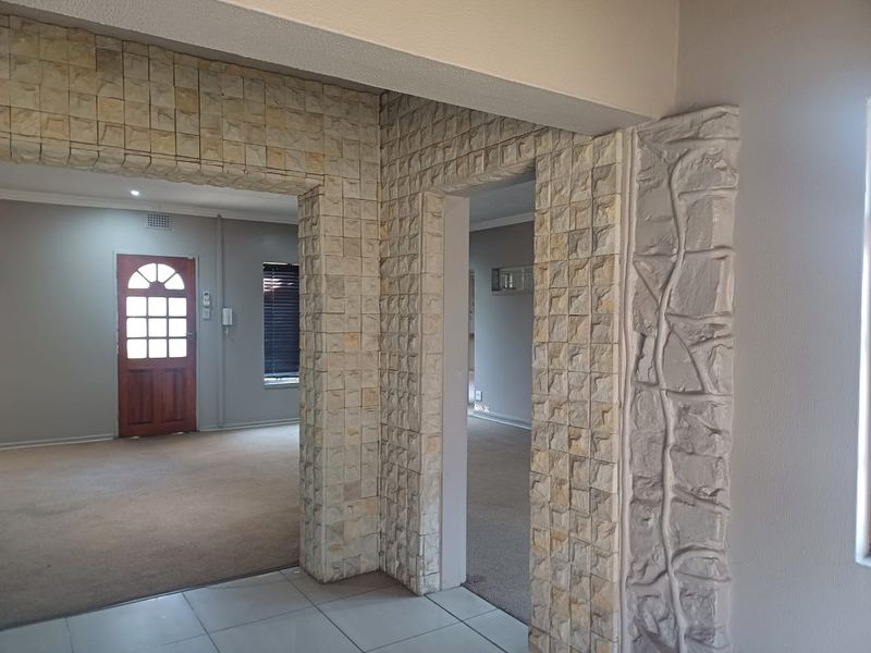 4  Bedroom house for sale in Arcon  Park. - Photo 9