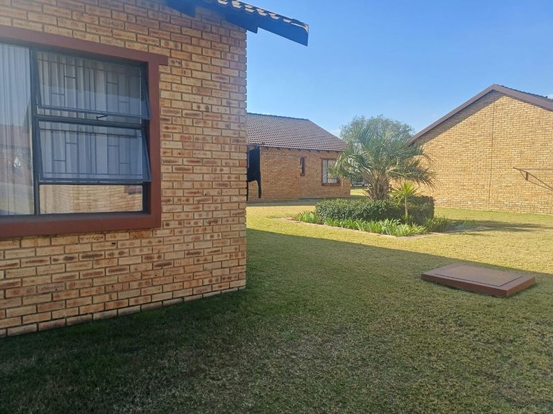 2 Bedroom Townhouse For Sale In Riversdale. - Photo 3