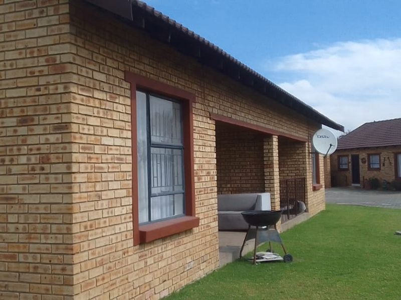 2 Bedroom Townhouse For Sale In Riversdale. - Photo 7