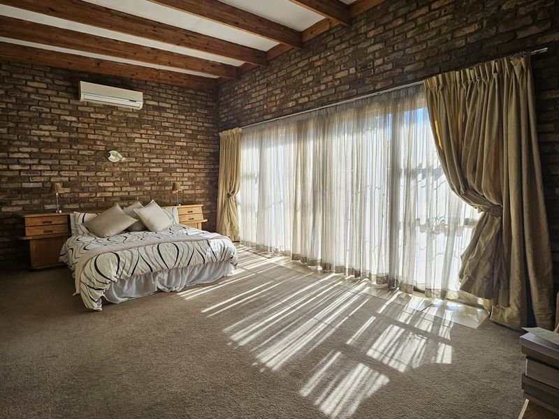 Luxury, Comfort, and Security – All in One Address! - Photo 2