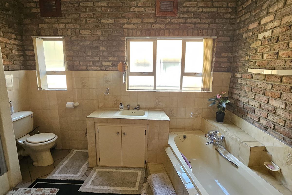 Luxury, Comfort, and Security – All in One Address! - Photo 5