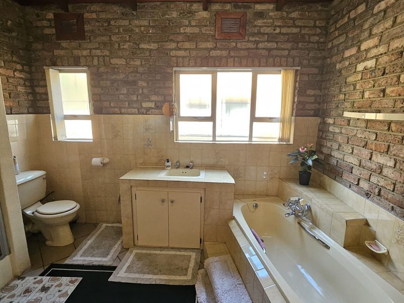 Luxury, Comfort, and Security – All in One Address! - Photo 5