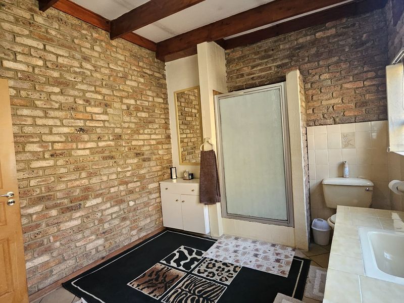 Luxury, Comfort, and Security – All in One Address! - Photo 4