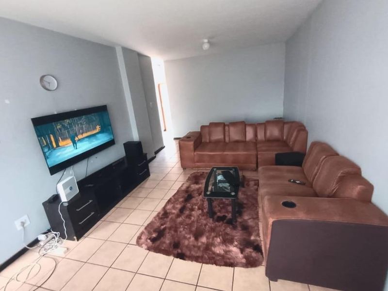 Modern 1-Bedroom Flat for sale – Prime Location Near Vaal Mall - Photo 2