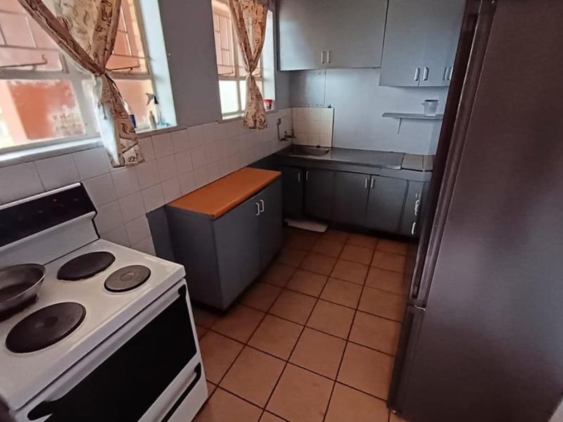 Modern 1-Bedroom Flat for sale – Prime Location Near Vaal Mall - Photo 4