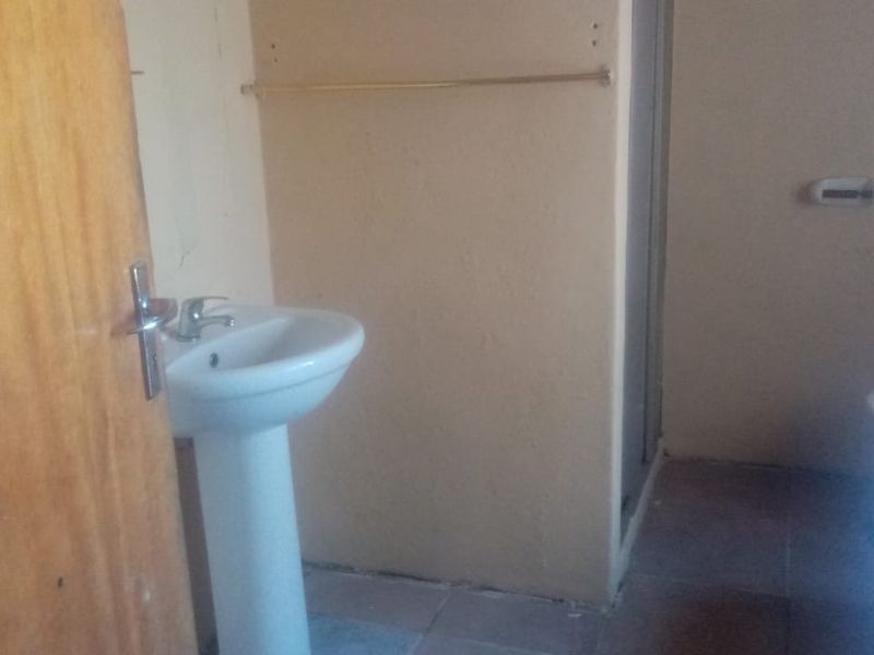 Charming 3-Bedroom Home in Velliers – A Hidden Gem with Great Potential! - Photo 8