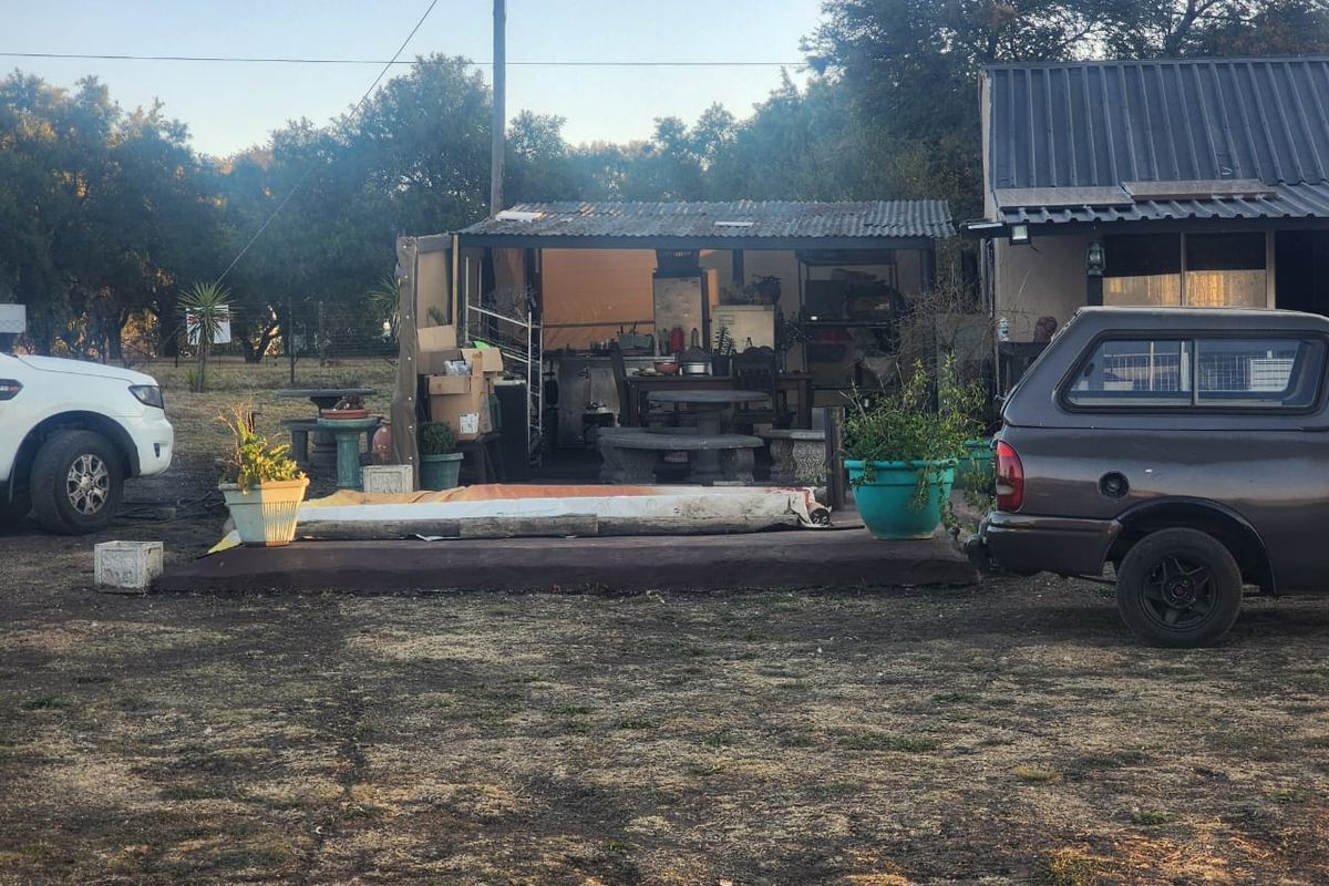 stand for Sale in Orangeville Vaal dam - Photo 3