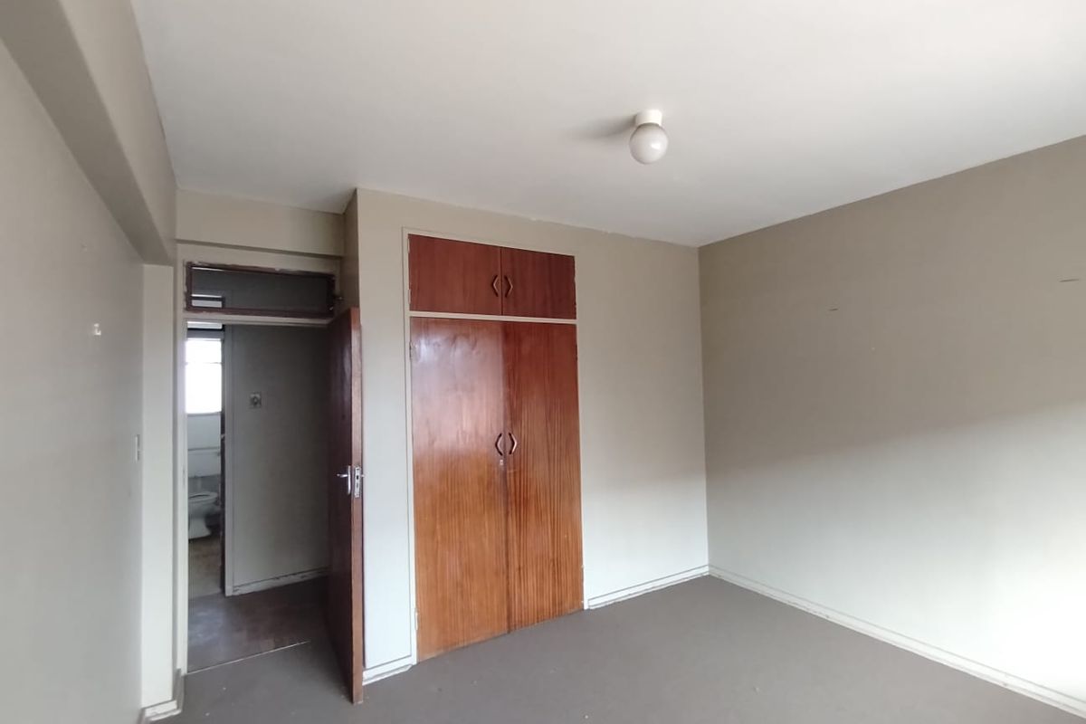 Spacious 2-Bedroom Flat for Quick Sale! Geophyl Place - Photo 4
