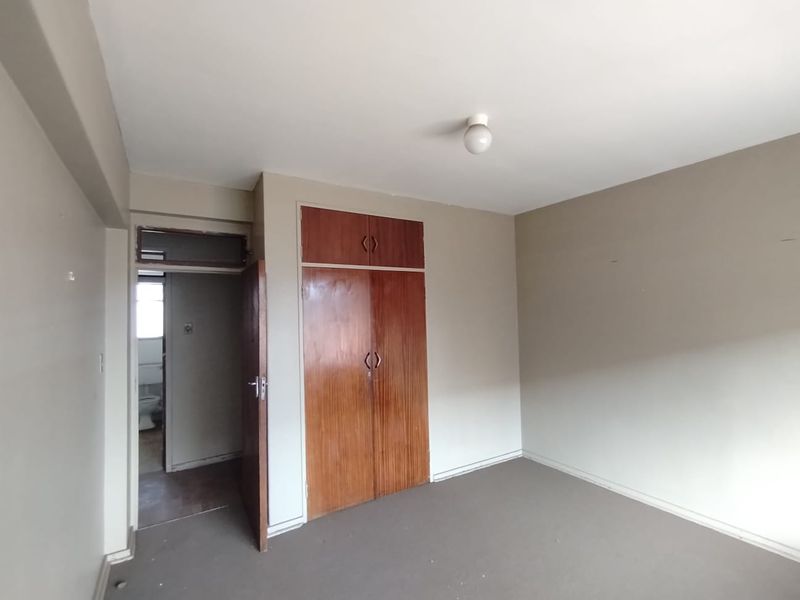 Spacious 2-Bedroom Flat for Quick Sale! Geophyl Place - Photo 4