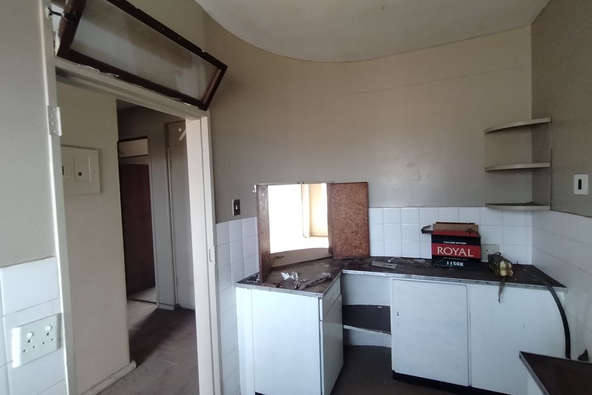 Spacious 2-Bedroom Flat for Quick Sale! Geophyl Place - Photo 2