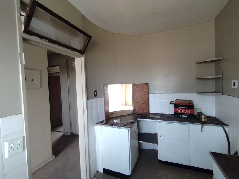 Spacious 2-Bedroom Flat for Quick Sale! Geophyl Place - Photo 2