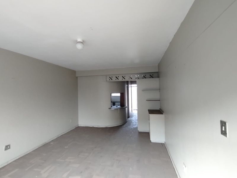 Spacious 2-Bedroom Flat for Quick Sale! Geophyl Place - Photo 9