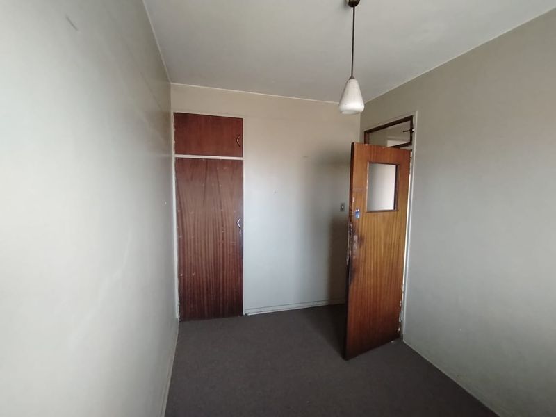 Spacious 2-Bedroom Flat for Quick Sale! Geophyl Place - Photo 6