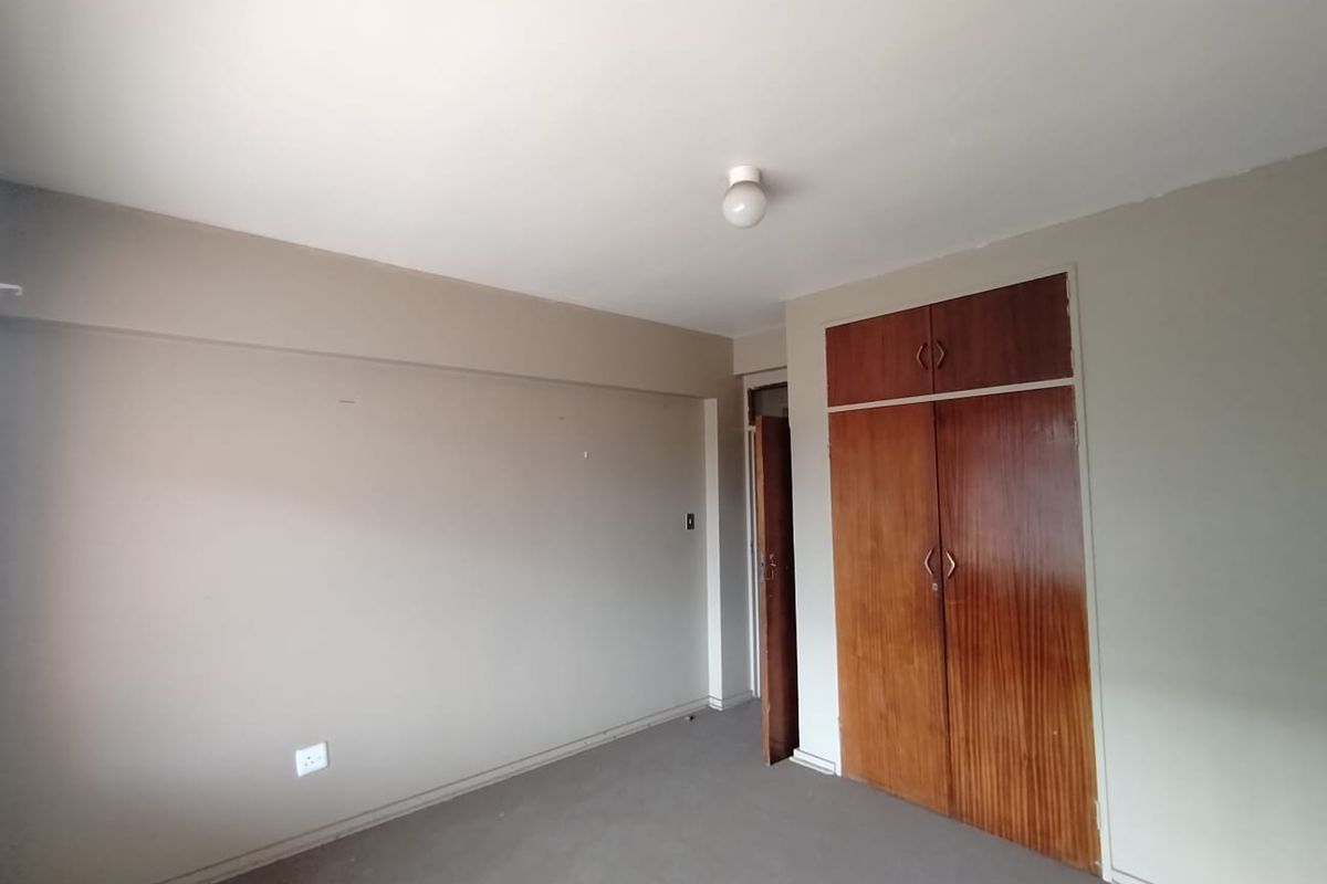 Spacious 2-Bedroom Flat for Quick Sale! Geophyl Place - Photo 3
