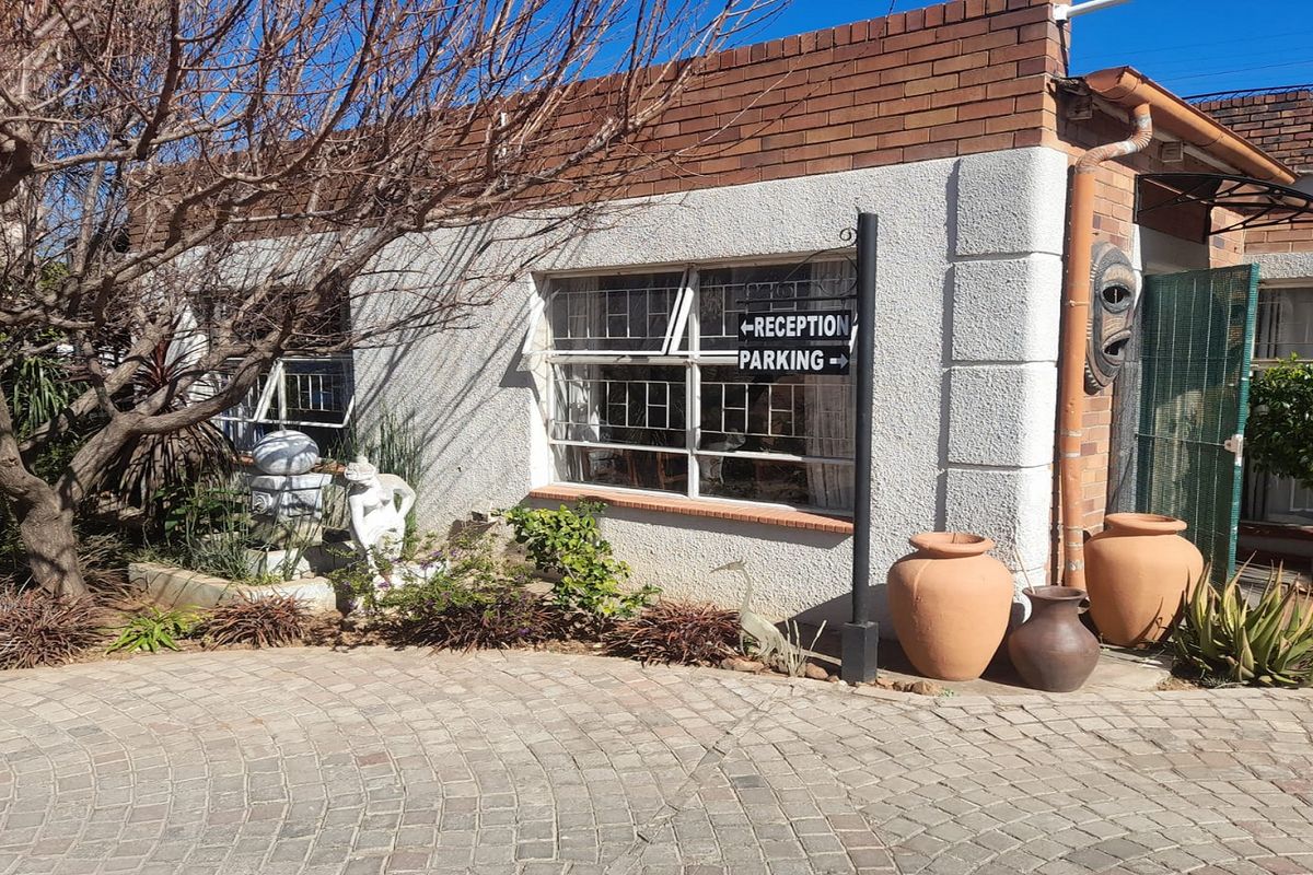 💎—A solid investment as a Commercial B&B and restaurant with serious potential in CBD - Photo 5