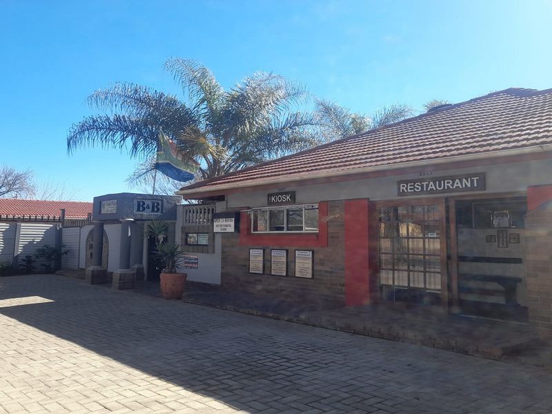 💎—A solid investment as a Commercial B&B and restaurant with serious potential in CBD - Photo 2