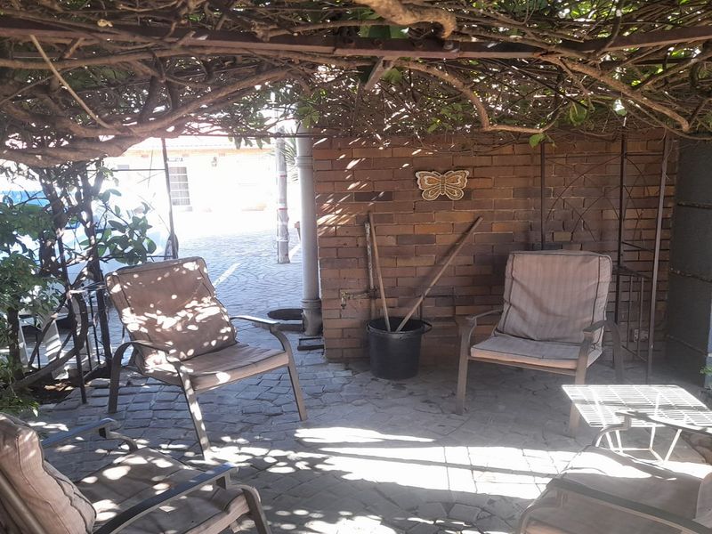 💎—A solid investment as a Commercial B&B and restaurant with serious potential in CBD - Photo 6