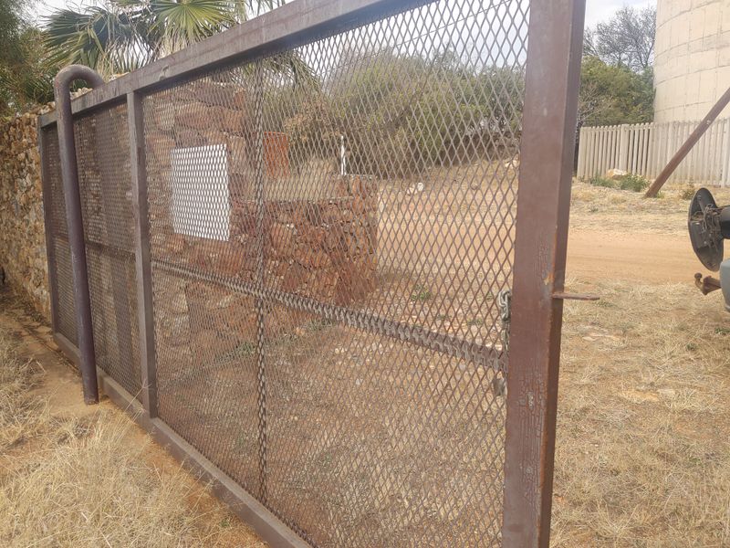 Spectacular 900m2 Vacant Land with Approved Building Plans & Panoramic Views – Vaaloewer - Photo 3