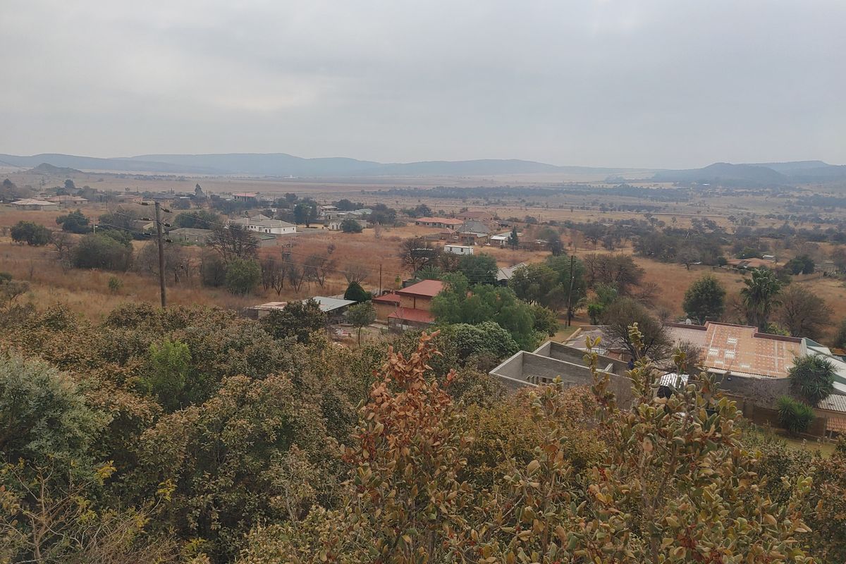 Spectacular 900m2 Vacant Land with Approved Building Plans & Panoramic Views – Vaaloewer - Photo 5