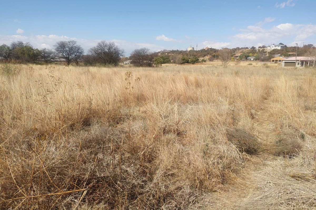 Prime 1006m2 Vacant Land for Sale in Vaaloewer - Photo 3