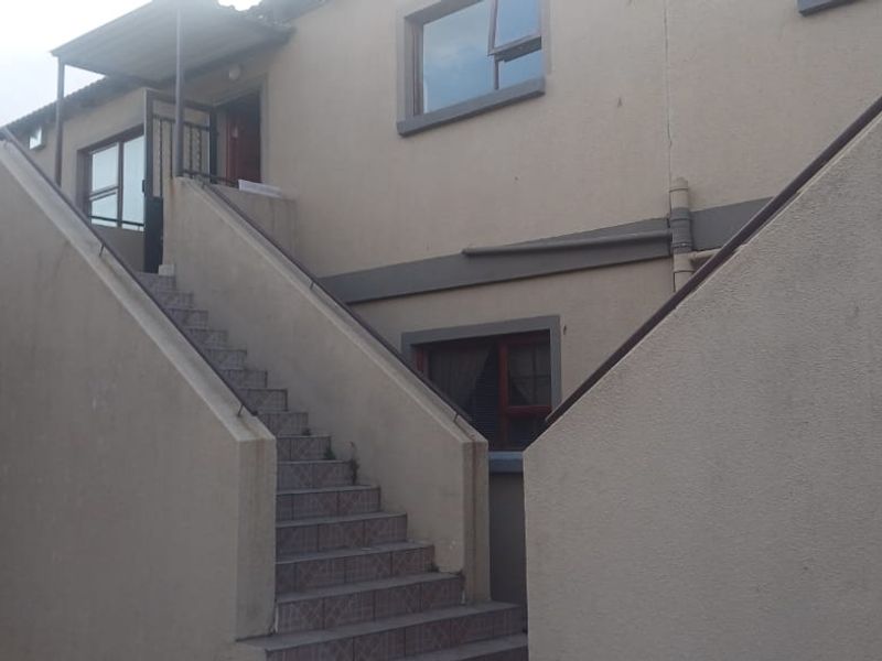 Townhouse for sale - Photo 1