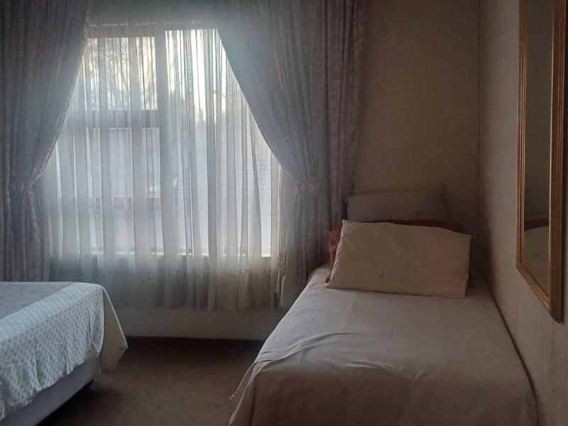 Townhouse for sale - Photo 2
