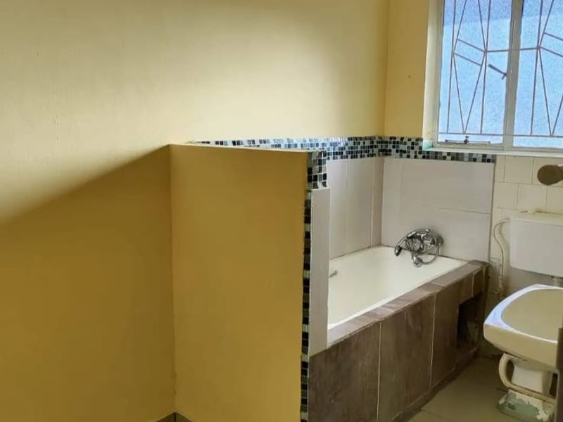 Off-the-Grid Investment Opportunity – Entire Block of Flats in CBD, Vereeniging - Photo 2