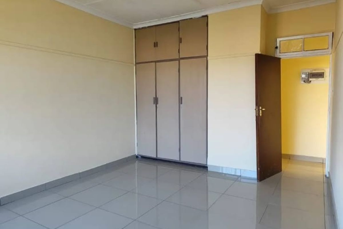 Off-the-Grid Investment Opportunity – Entire Block of Flats in CBD, Vereeniging - Photo 3