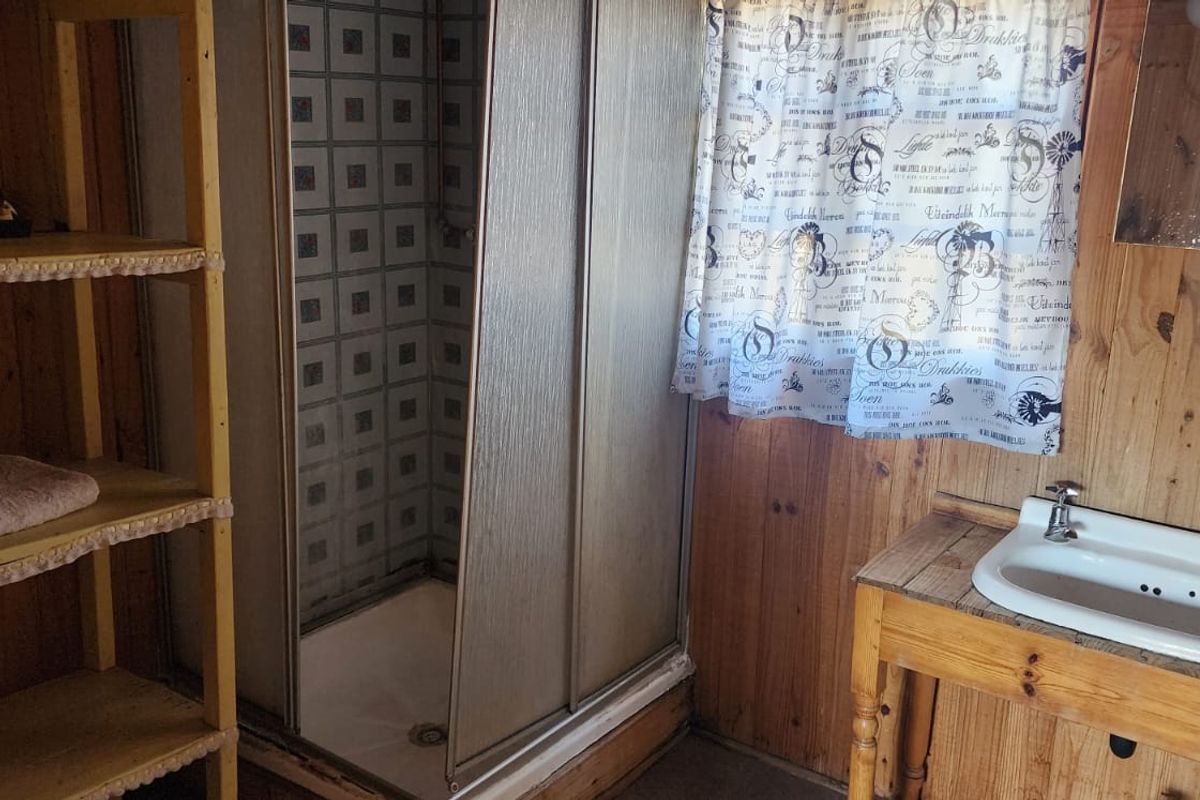 Charming and Spacious Guesthouse for Sale – Ideal for Business or Large Family Living - Photo 4