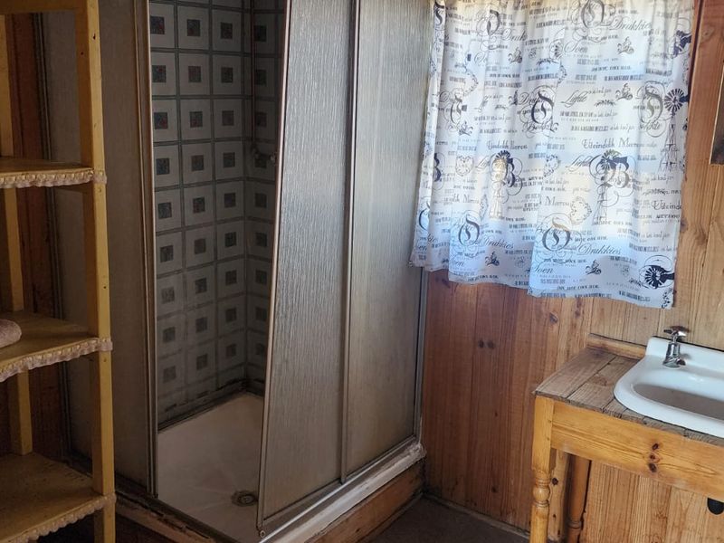 Charming and Spacious Guesthouse for Sale – Ideal for Business or Large Family Living - Photo 4