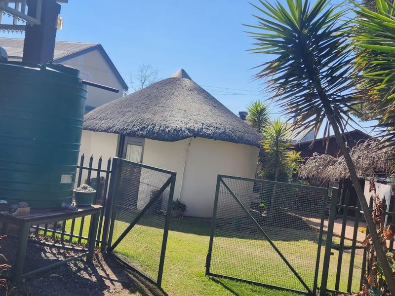 Charming and Spacious Guesthouse for Sale – Ideal for Business or Large Family Living - Photo 7