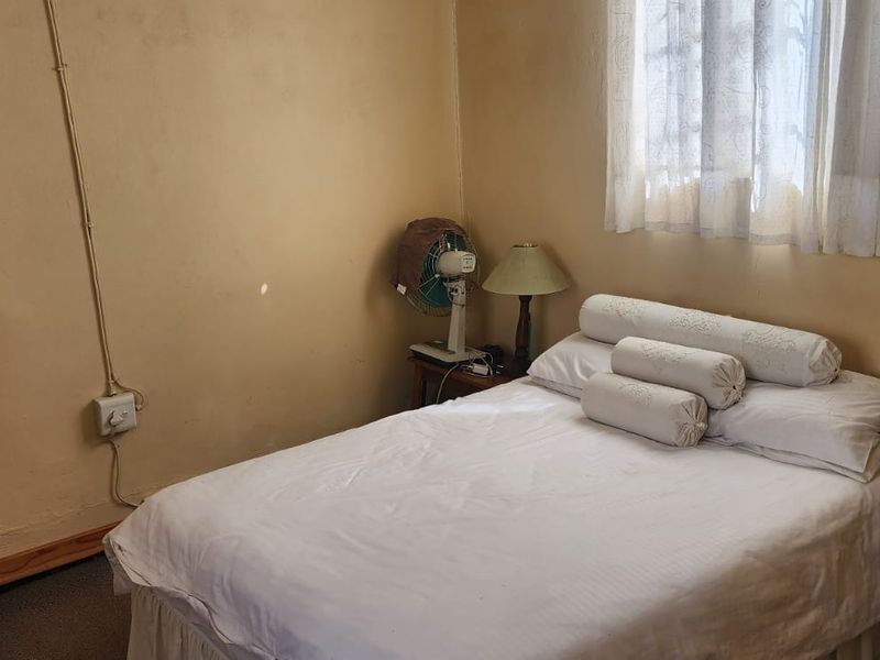 Charming and Spacious Guesthouse for Sale – Ideal for Business or Large Family Living - Photo 3