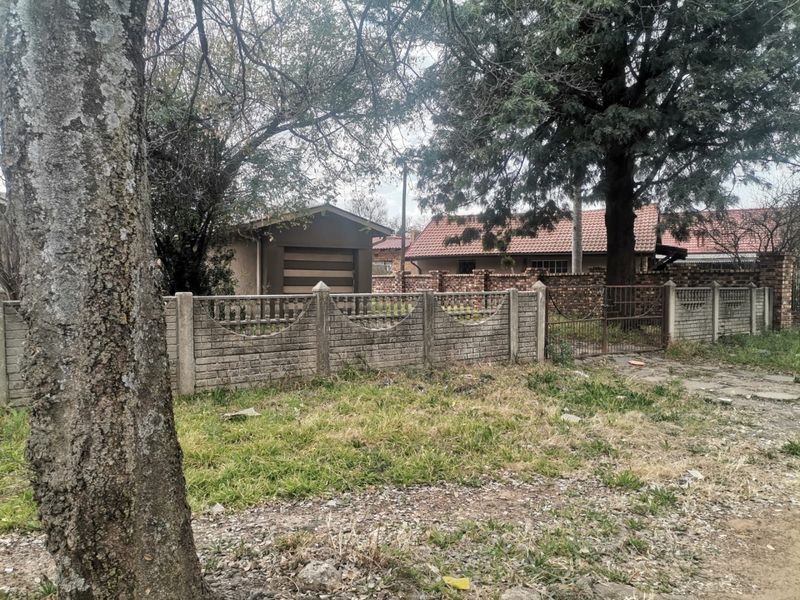 Great business opportunity. Rezoned for a used car dealership! - Photo 8
