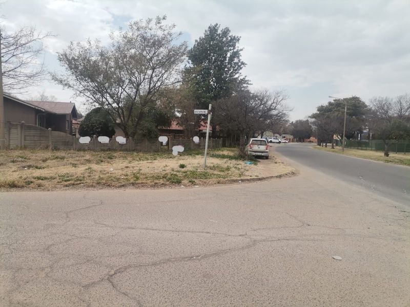 Great business opportunity. Rezoned for a used car dealership! - Photo 9