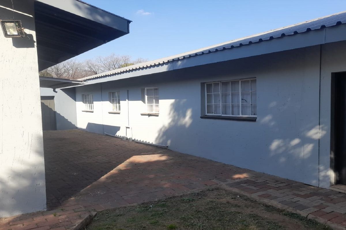 🏡 Exceptional Investment Opportunity – Spacious 1185 sqm 4 Bedroom & 2 one-bedroom apartments - Photo 3