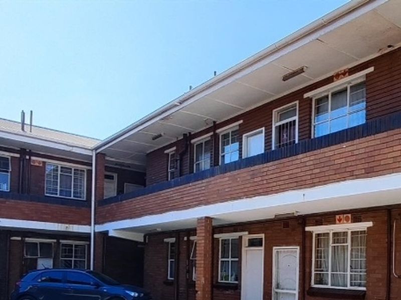 lovely 2 bedroom Antonhof Vereeniging - Photo 1
