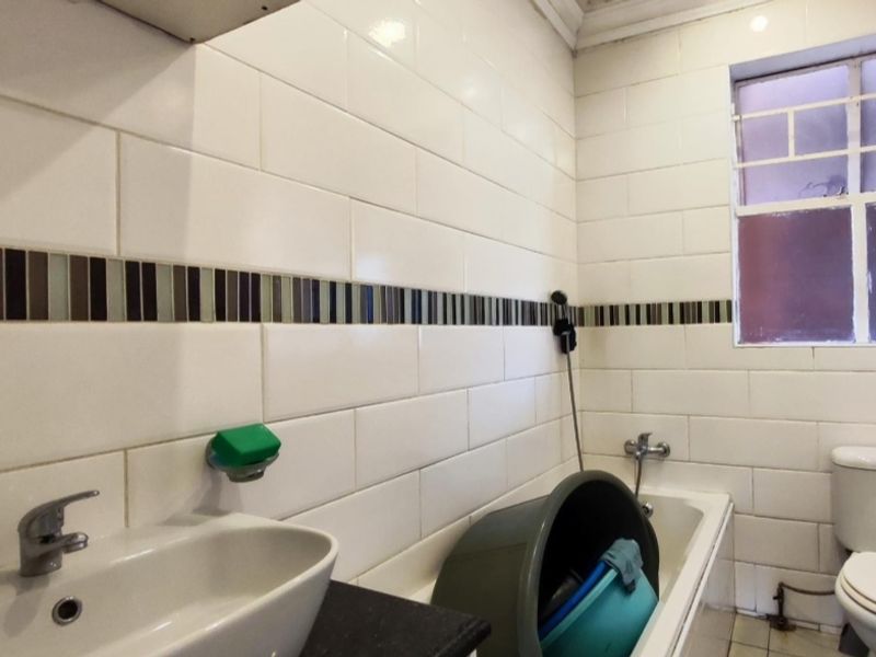 lovely 2 bedroom Antonhof Vereeniging - Photo 8