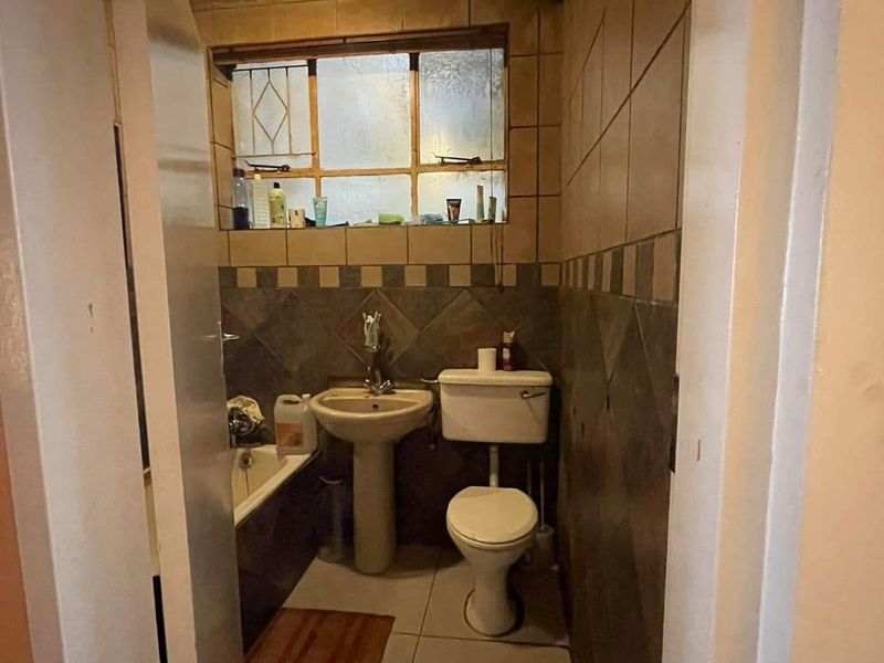 ✨ Modern 2-Bedroom Flat with Balcony & Parking – For Sale ✨ - Photo 3