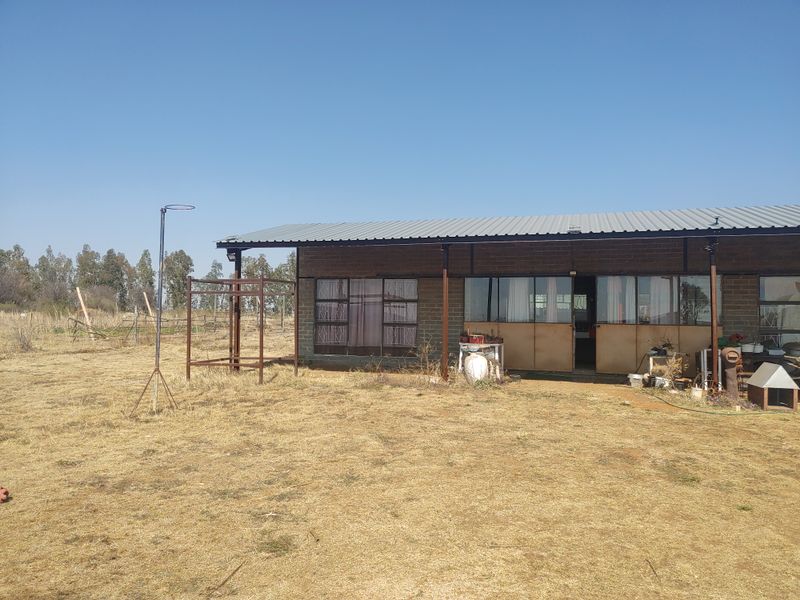 Smallholding for Sale in Lindequesdrift – Fully Off-Grid with Excellent Water Supply - Photo 2